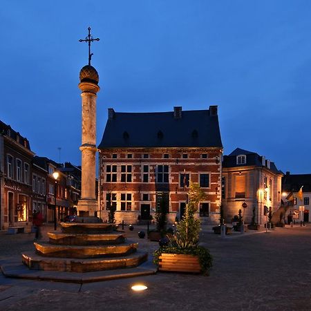 Hotel Du Perron ธูส์ ภายนอก รูปภาพ
