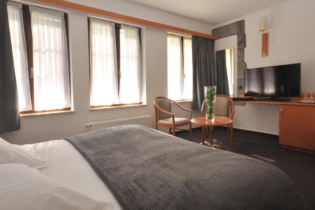 Hotel Du Perron ธูส์ ห้อง รูปภาพ