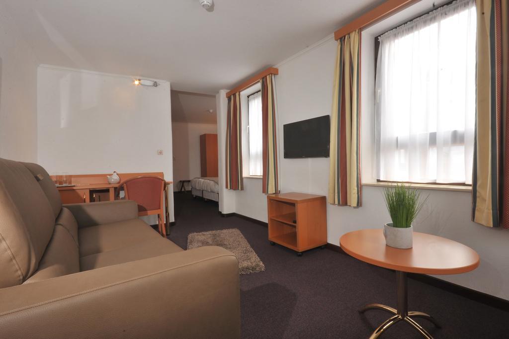 Hotel Du Perron ธูส์ ห้อง รูปภาพ